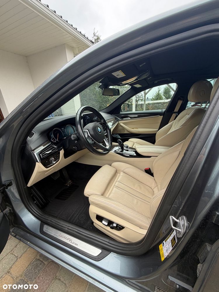 BMW Seria 5 540i Luxury Line sport - 7