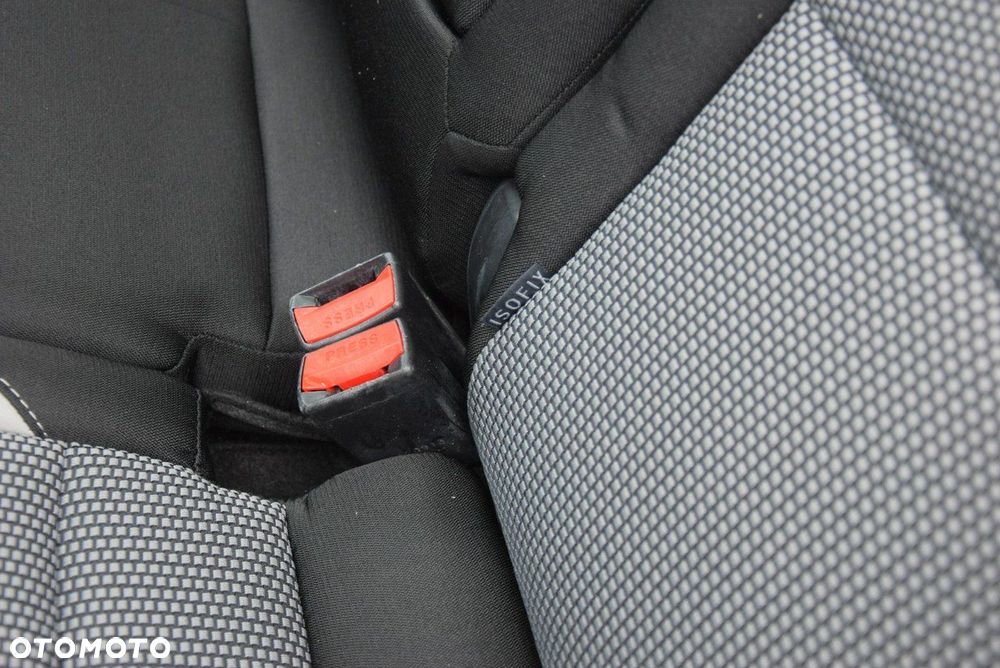 Kia Ceed 1.6 CRDi 128 ISG Spirit - 18