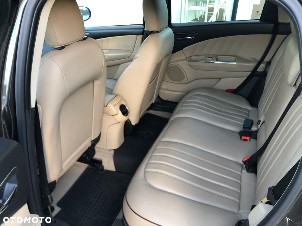 Lancia Delta 1.9 Multijet Twinturbo Executive - 13