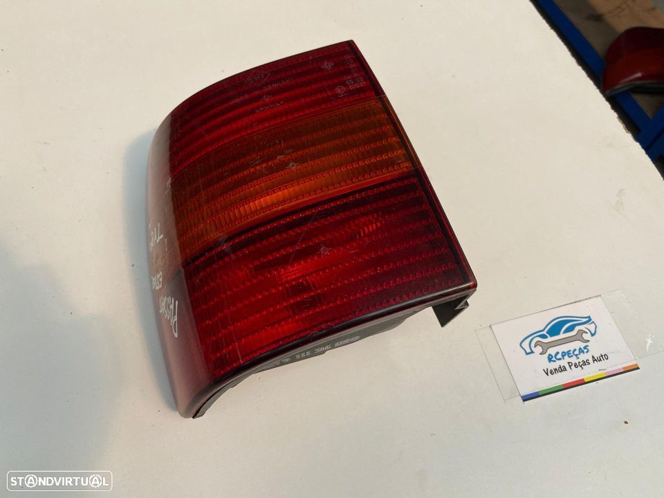 Farolim / Farol Traseiros Esquerdo - Volkswagen Passat B4 Carrinha / Variant - 2