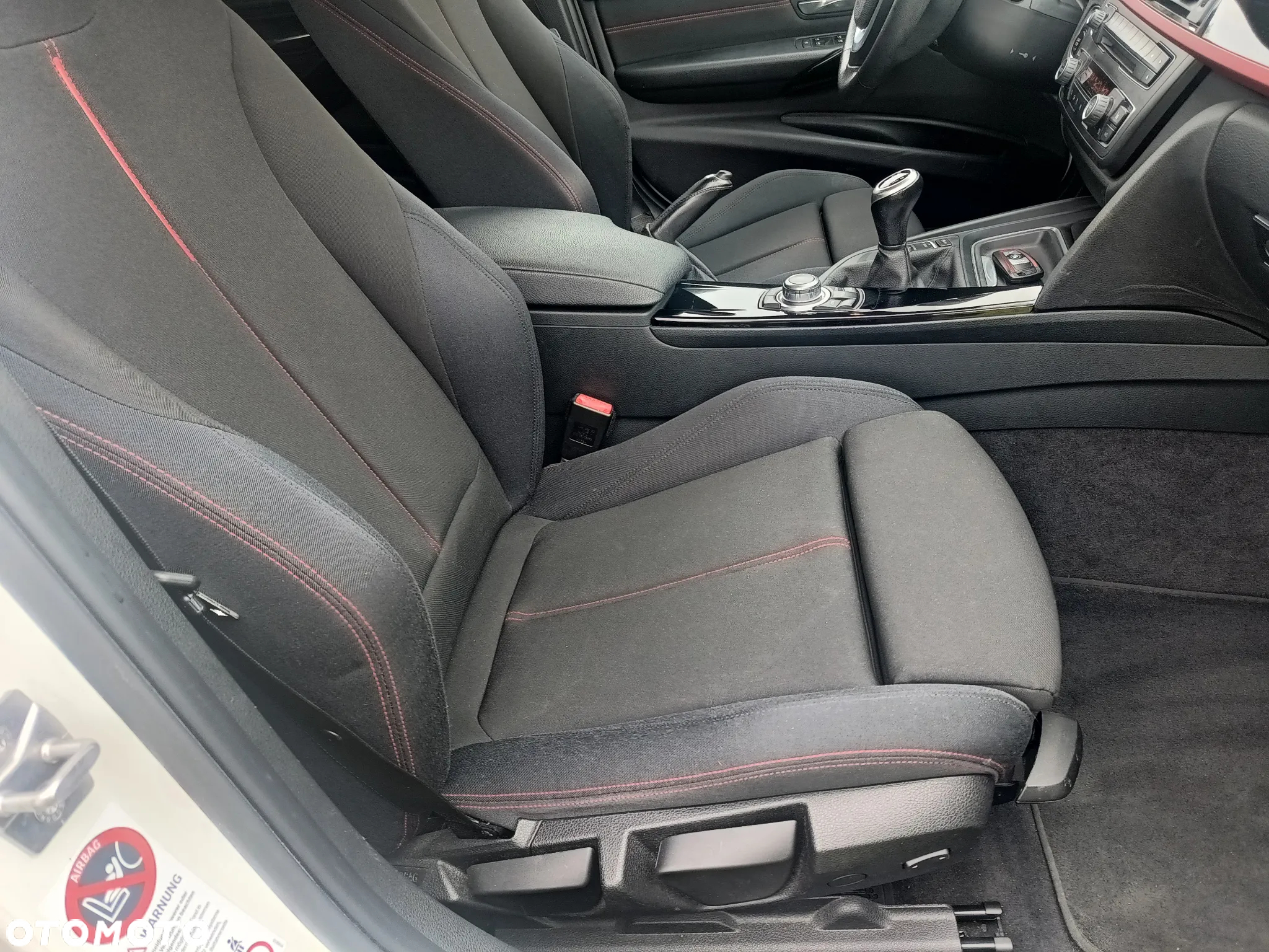 BMW Seria 3 320d Sport Line - 36
