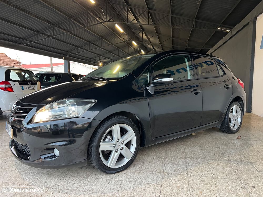 Toyota Auris 1.4 D-4D Exclusive +P.Sport+VSC - 4