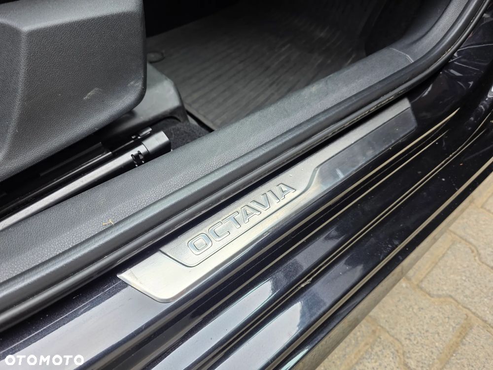 Skoda Octavia 1.5 TSI mHEV Business DSG - 19