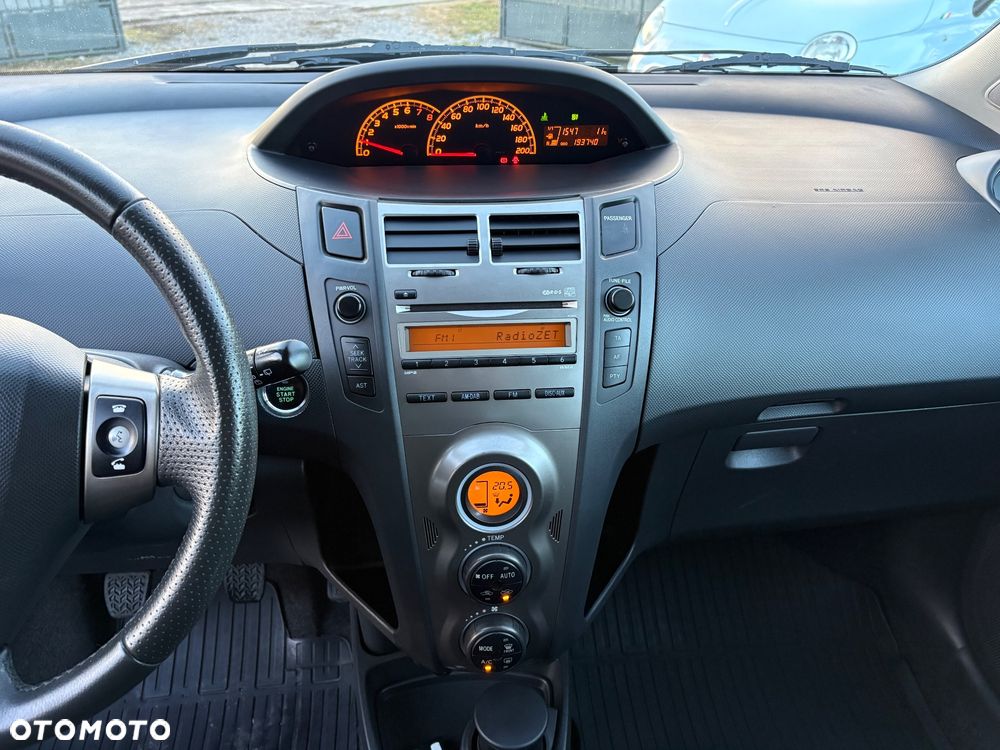 Toyota Yaris 1.33 Premium - 36