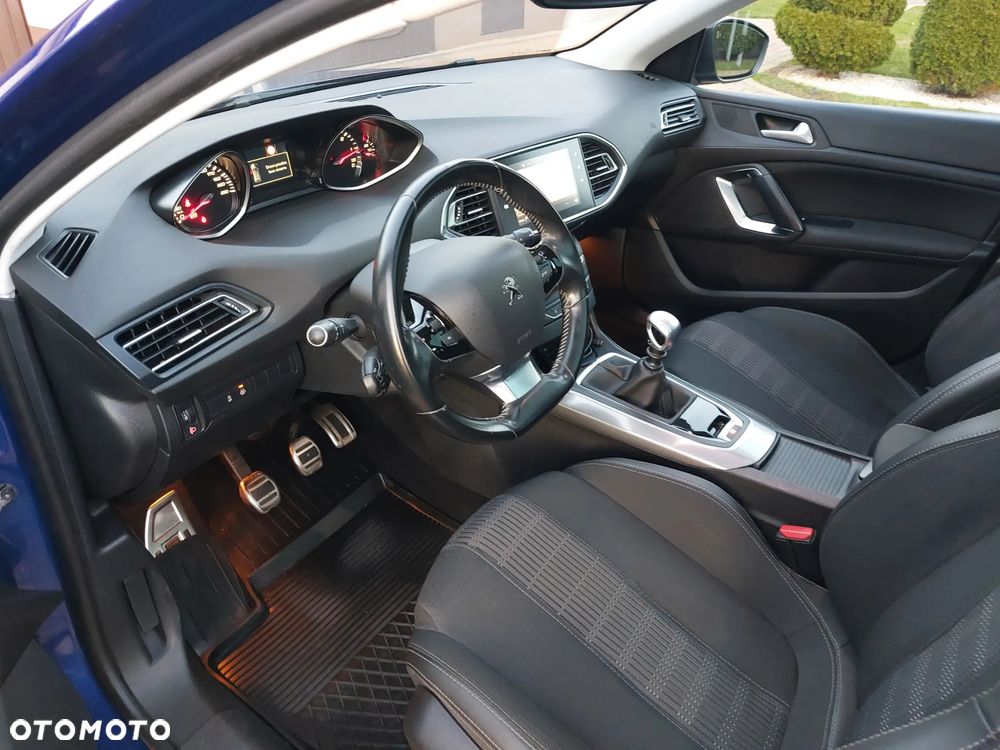 Peugeot 308 BlueHDi 130 Stop & Start Active Business-Paket - 17