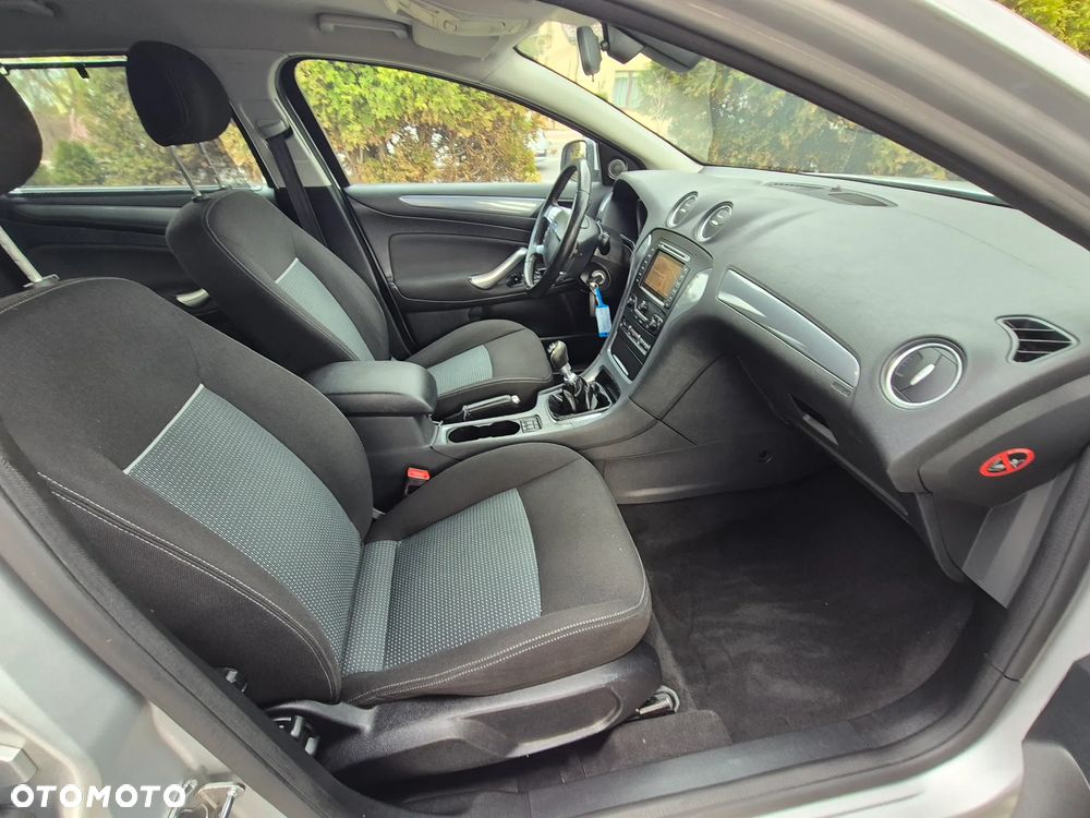 Ford Mondeo 2.0 TDCi Business Edition - 32