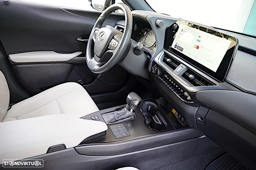 Lexus UX 250h F Sport - 26