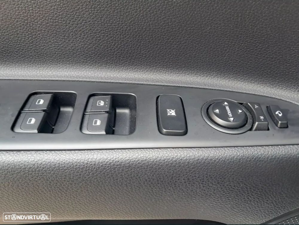 Kia Stonic 1.0 T-GDI Drive — fotografia 9