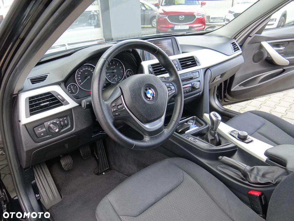 BMW Seria 3 316i Sport Line - 23