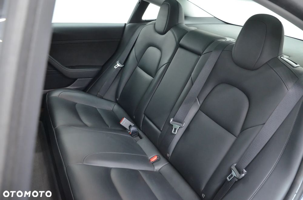 Tesla Model 3 Standard Reichweite Plus Hinterradantrieb - 13
