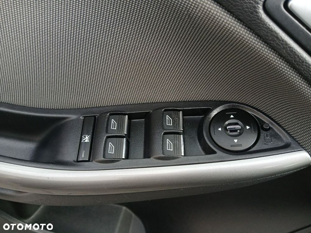Ford Focus 1.6 Edition - 16