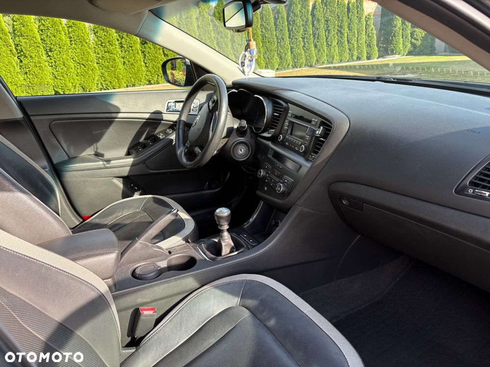 Kia Optima 2.0 L - 14