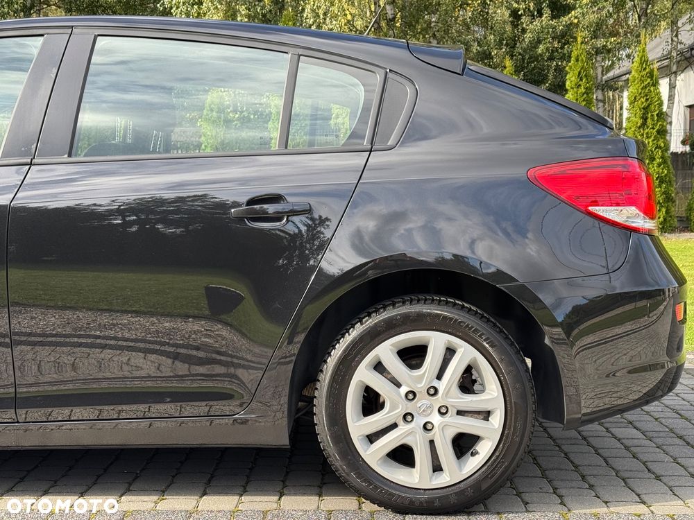 Chevrolet Cruze 1.8 LT - 25