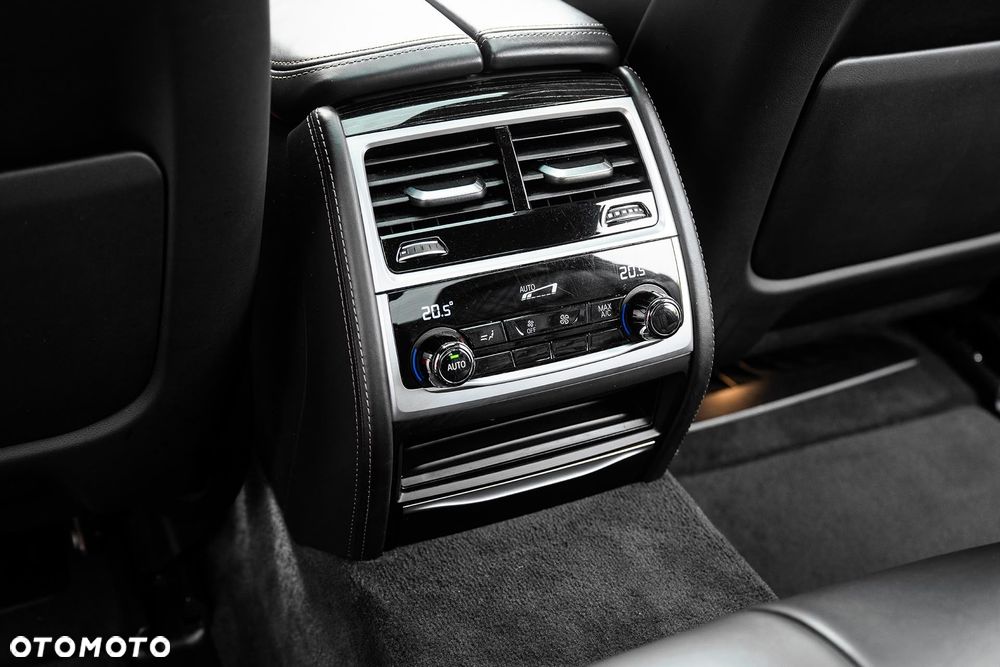 BMW Seria 7 740d xDrive mHEV sport - 28