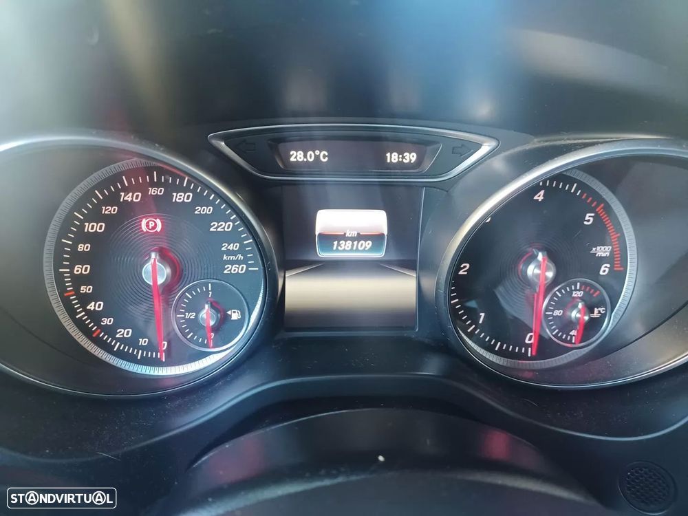 Mercedes-Benz CLA 180 d Shooting Brake Urban - 14