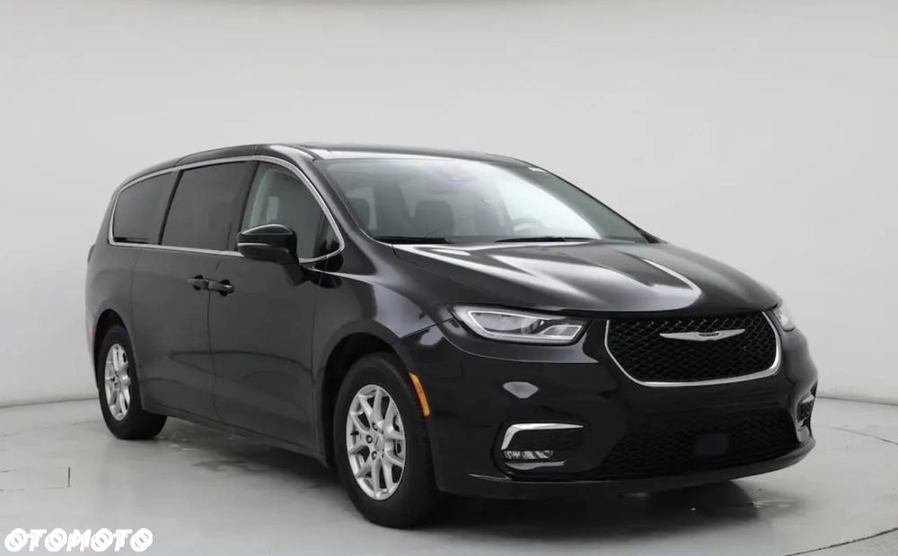 Chrysler Pacifica - 2