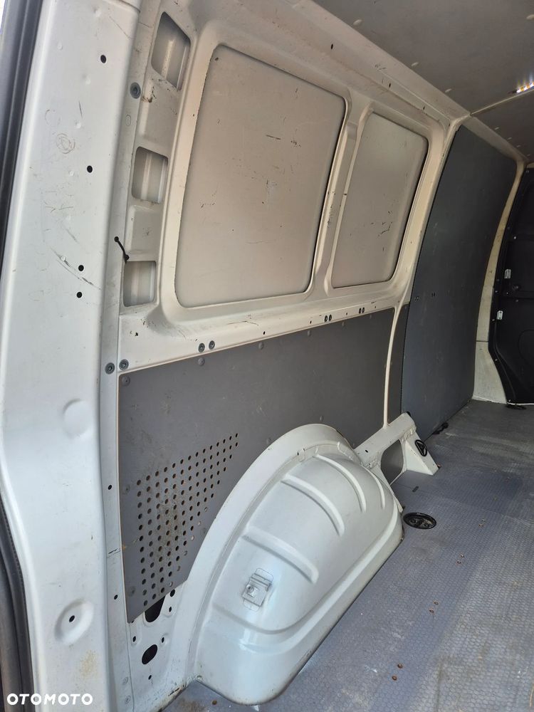 Volkswagen T5 - 14