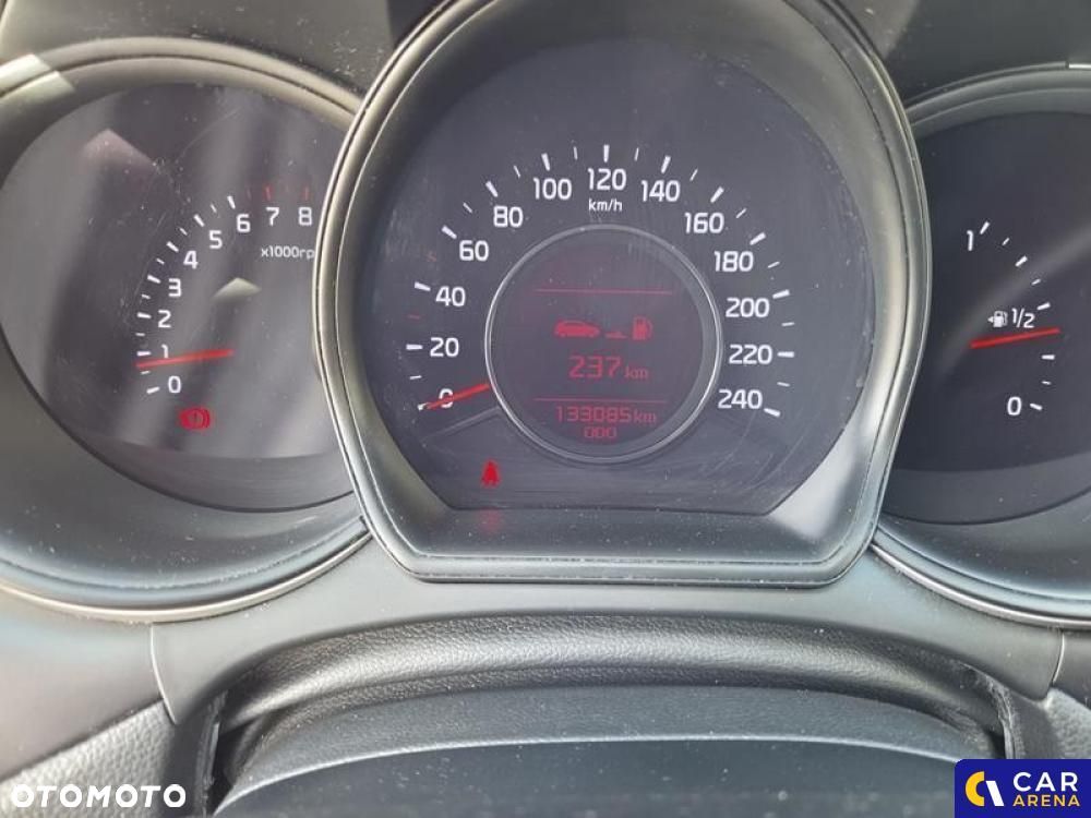 Kia Ceed - 36