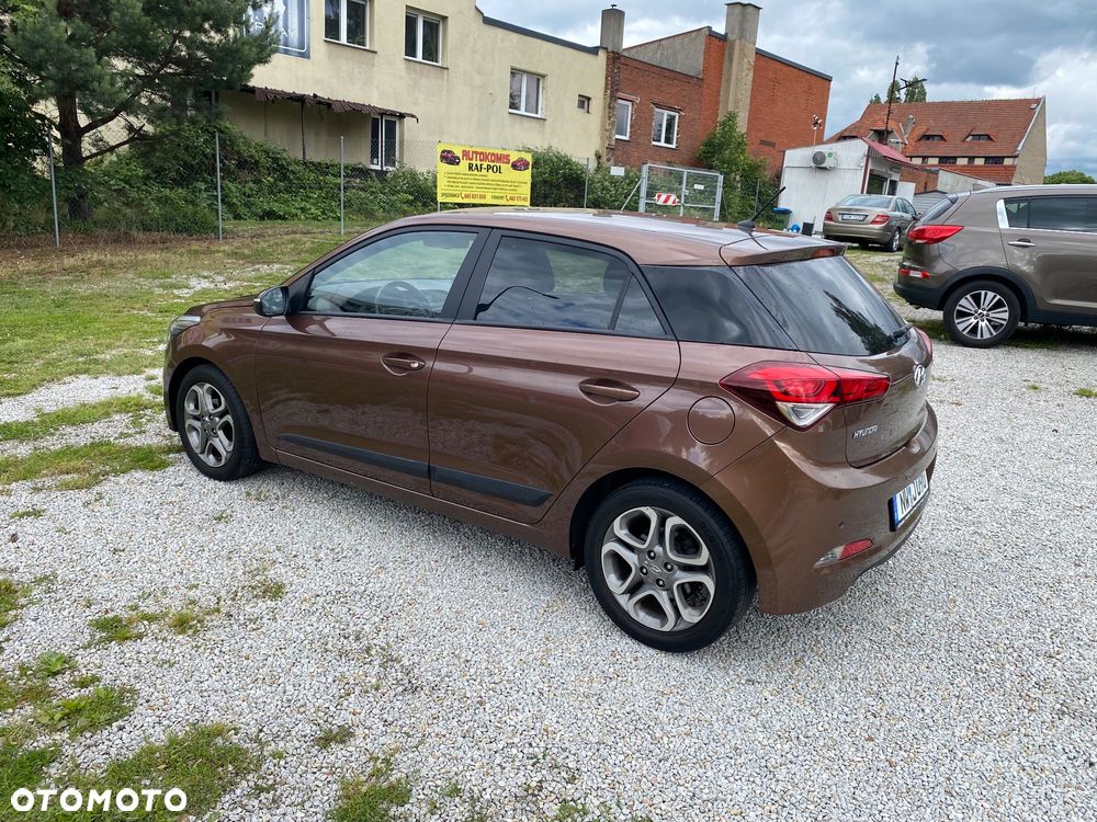 Hyundai i20 1.4 YES Gold - 11