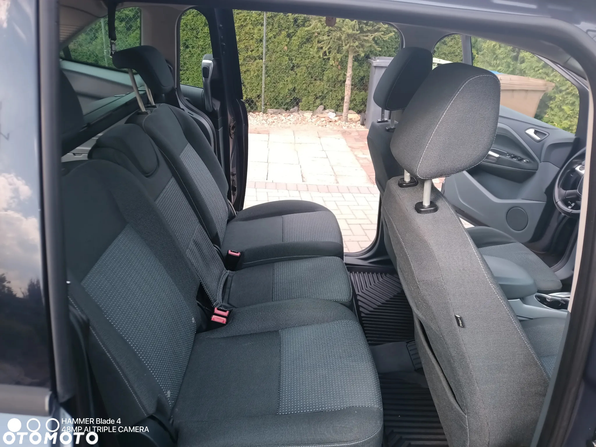 Ford Grand C-MAX - 11