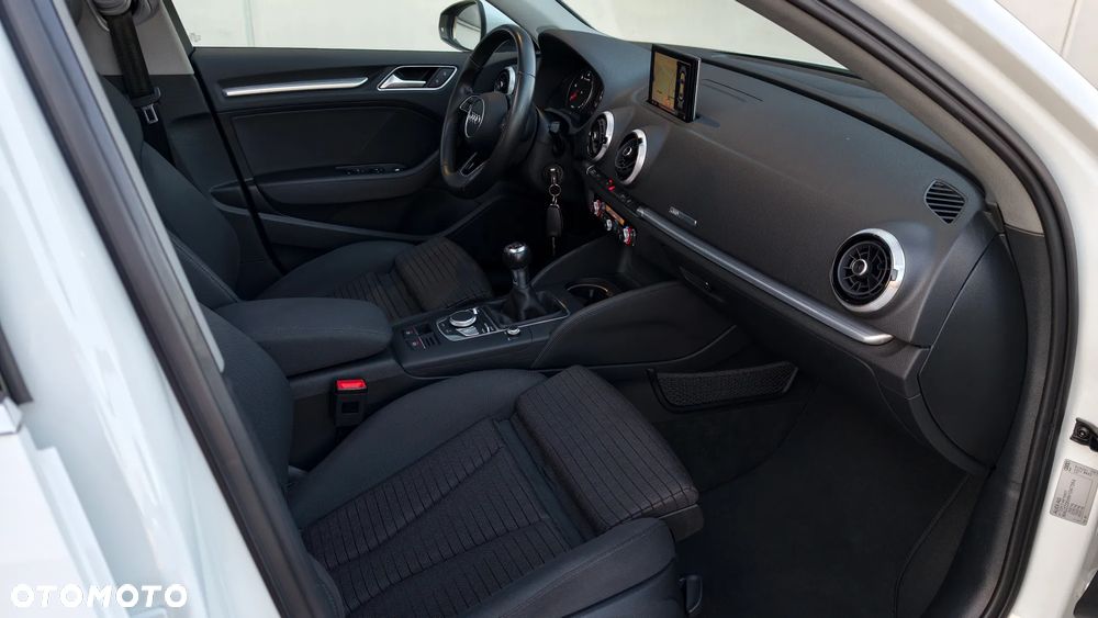 Audi A3 Limousine 1.6 TDI (clean diesel) S line Sportpaket - 22