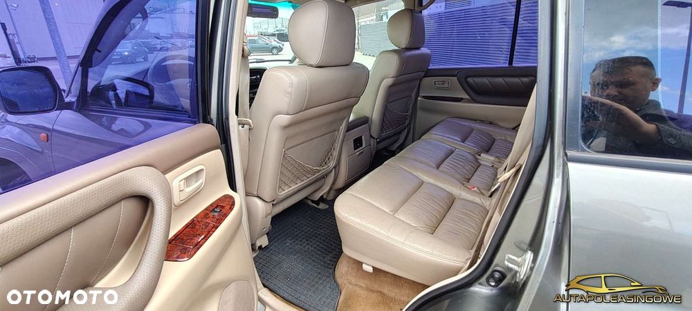 Toyota Land Cruiser - 11