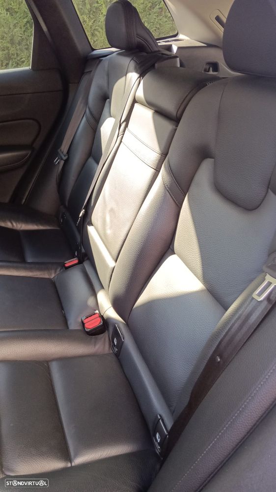 Volvo XC 60 2.0 T8 PHEV Inscription AWD - 16