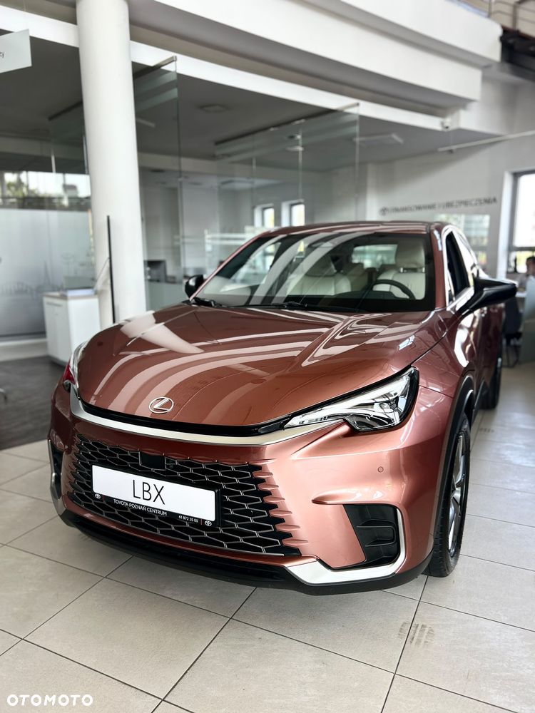 Lexus LBX - 2