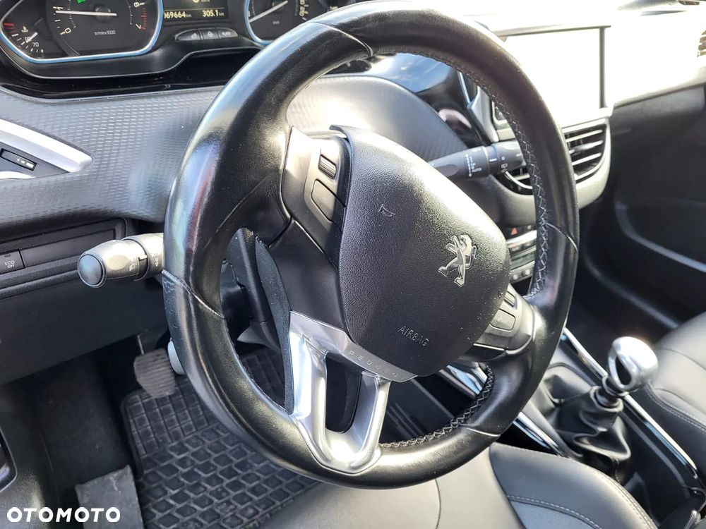 Peugeot 2008 1.2 Pure Tech Allure S&S - 7