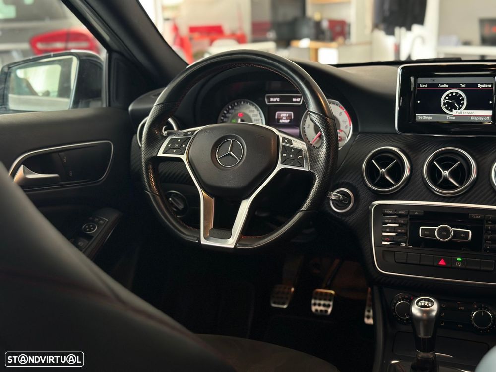 Mercedes-Benz A 180 d AMG Line - 31