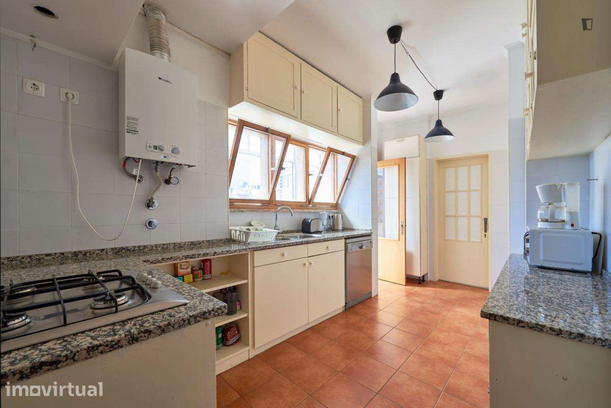 Quarto - localizado em Saldanha Lisbon - Grande imagem: 2/43