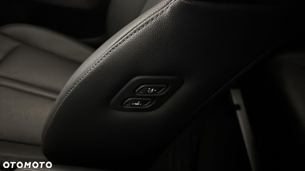 Kia Sorento 1.6 T-GDI HEV XL 7os - 32