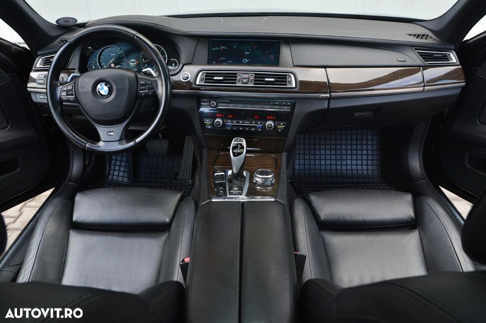 BMW Seria 7 750i - 5