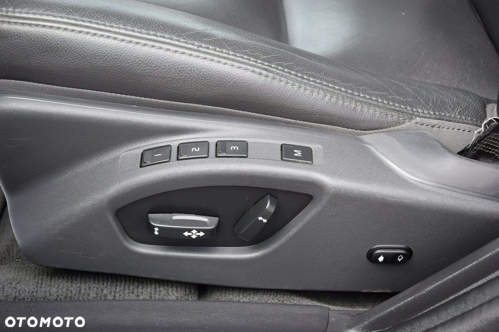 Volvo V60 Cross Country D3 Drive-E Summum - 17