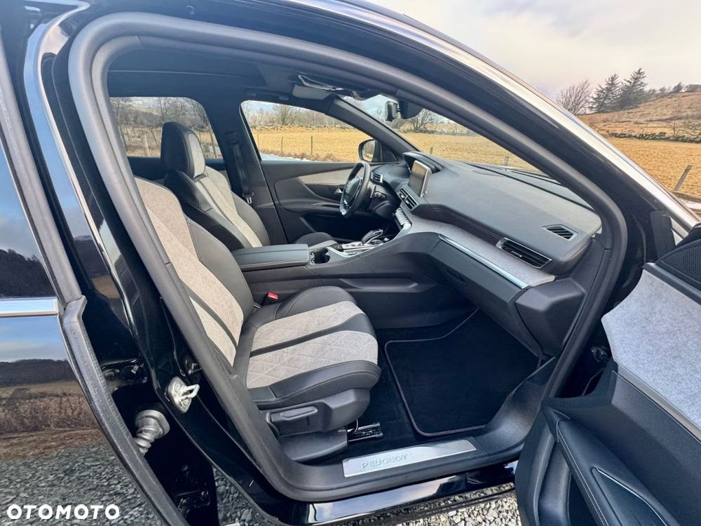 Peugeot 3008 1.6 PureTech HYbrid4 GT Line S&S EAT8 - 17