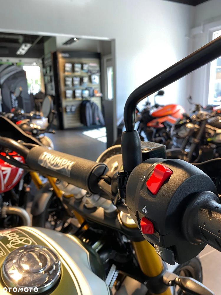 Triumph Scrambler - 9