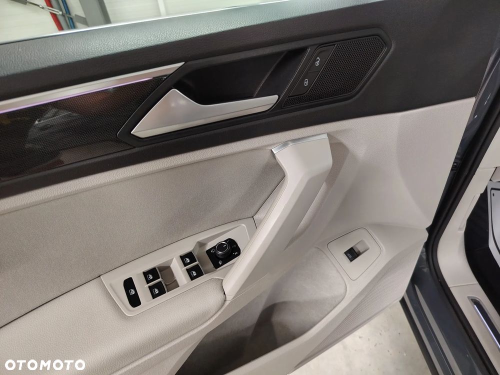 Volkswagen Tiguan 2.0 TDI SCR 4MotION DSG Elegance - 31