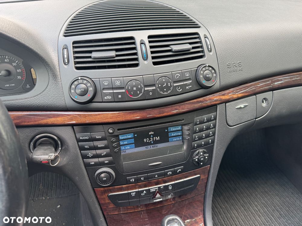 Mercedes-Benz Klasa E 200 Kompressor Automatik Classic - 12
