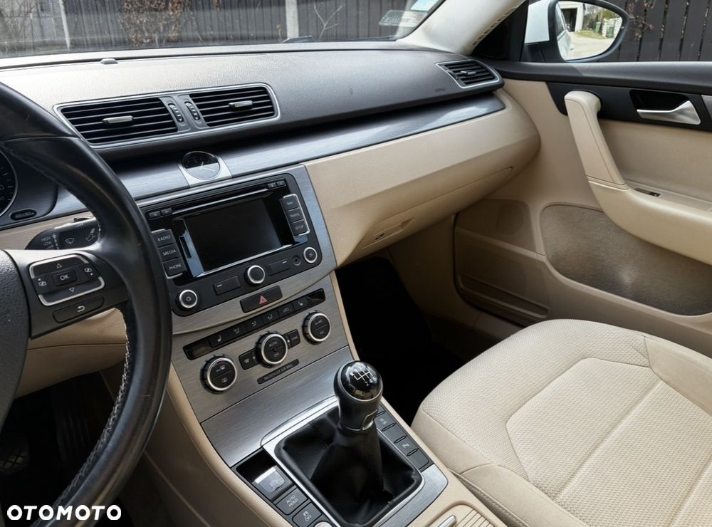Volkswagen Passat 1.4 TSI BMT Comfortline - 12