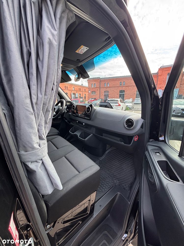 Mercedes-Benz Sprinter - 16