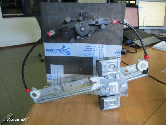 Elevador Manual 8A6IA2700001 FORD FIESTA 2010 5P TD FORD FIESTA 6 2013 1.0I 80CV 5P BRANCO TD FORD FIESTA 6 FASE 1 2012 1.4TDCI 71CV 5P BRANCO TDRT - 3