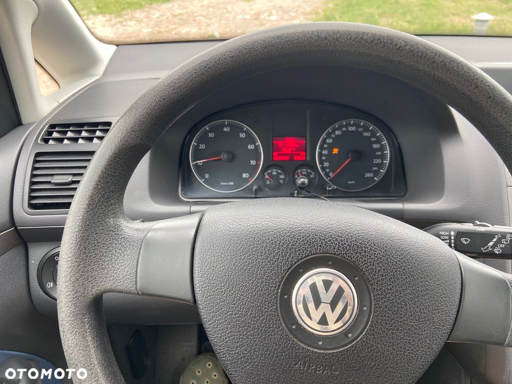 Volkswagen Touran - 11