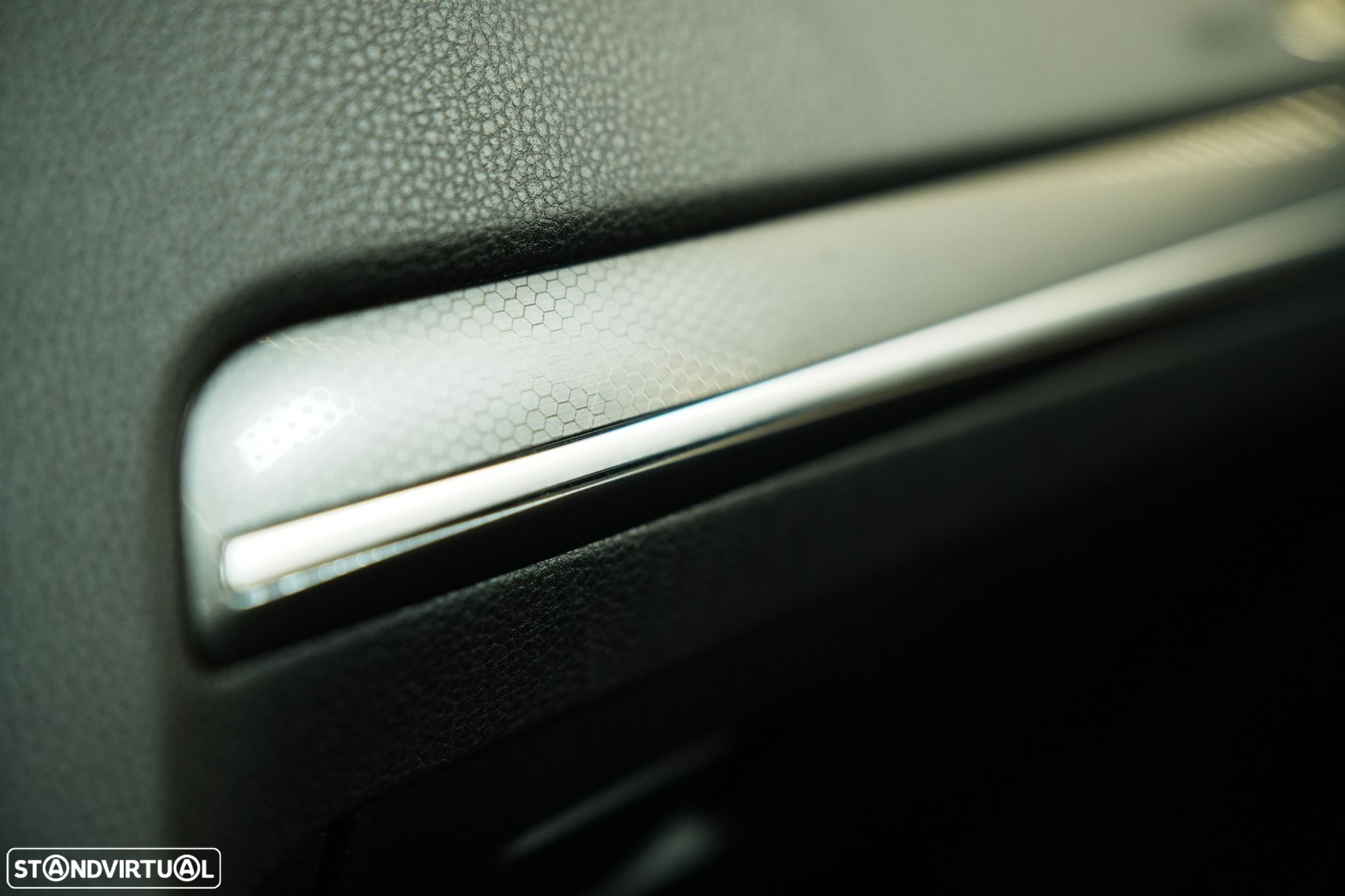 VW Golf 2.0 TSI GTI DSG - 32