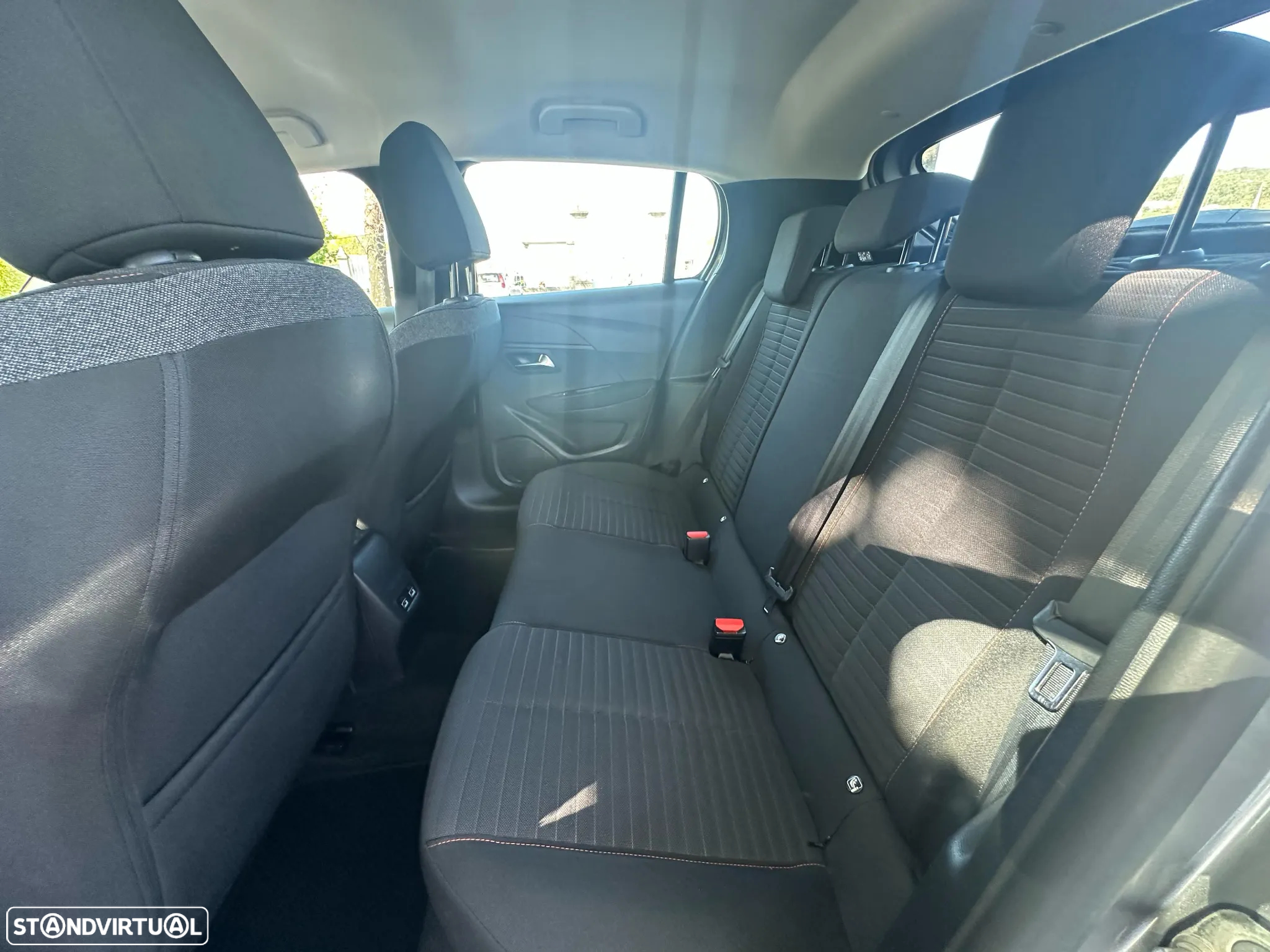 Peugeot 208 1.2 PureTech Allure Pack EAT8 - 20