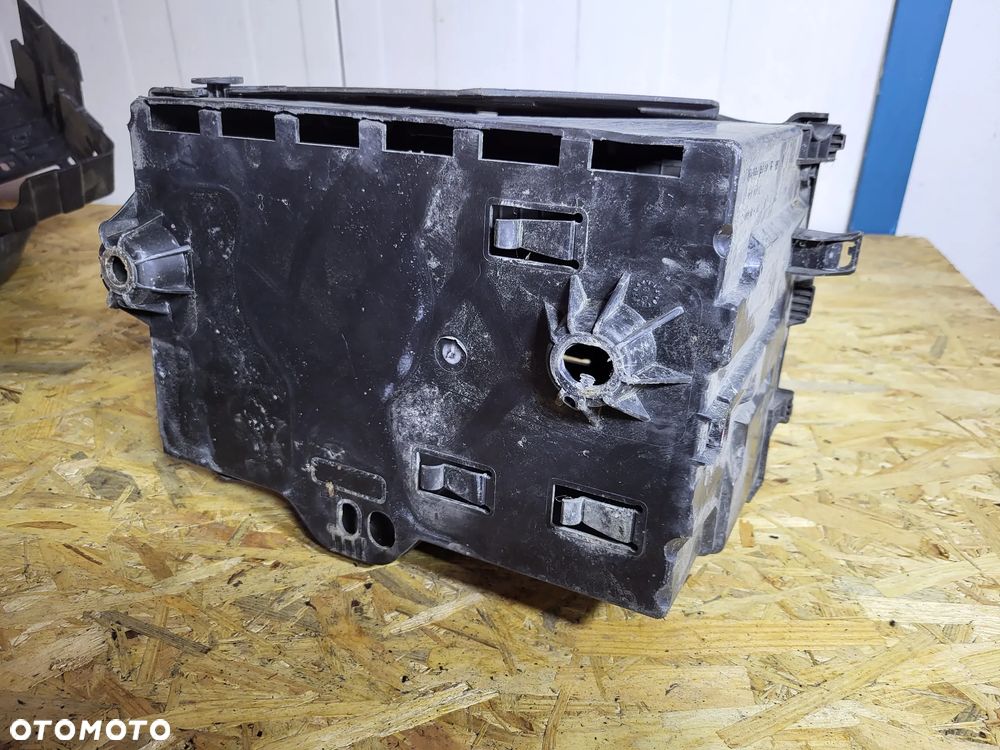 Obudowa akumulatora Peugeot Partner III 3008 I 5008 I - 4