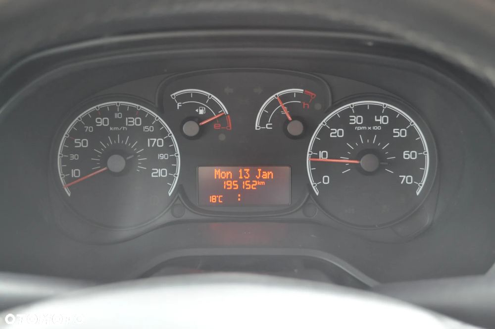 Fiat Doblo 1.4 T-Jet 16V Emotion - 21