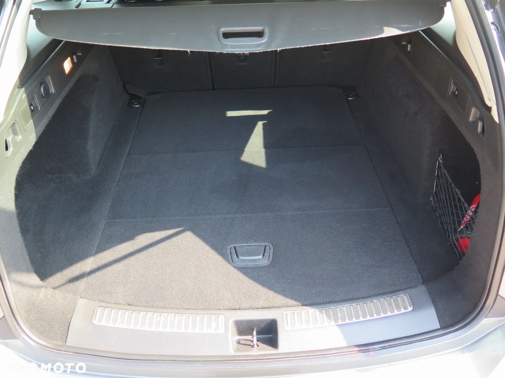 Opel Insignia 1.5 T Exclusive S&S - 29