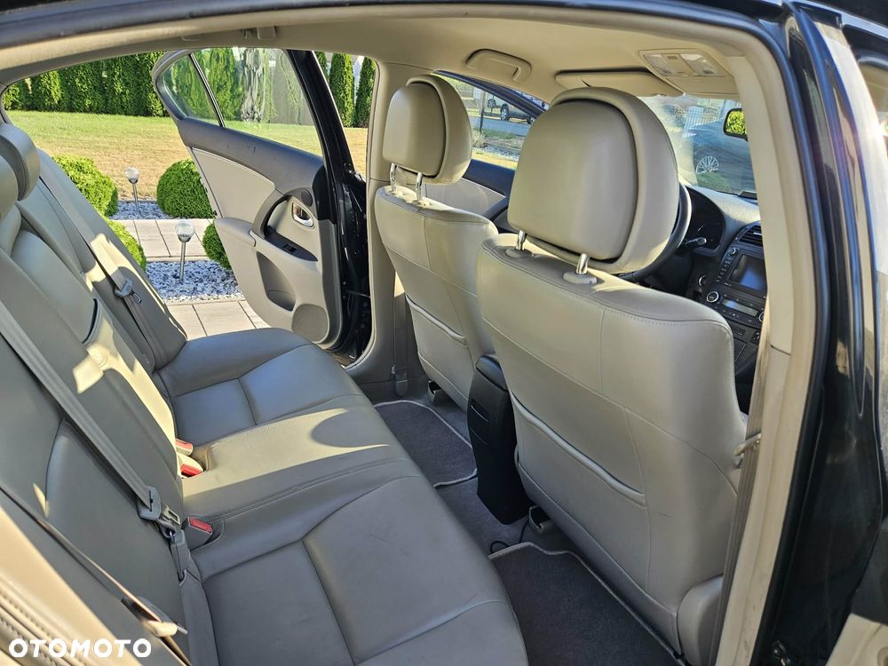 Toyota Avensis 2.0 Prestige EU5 MS - 10