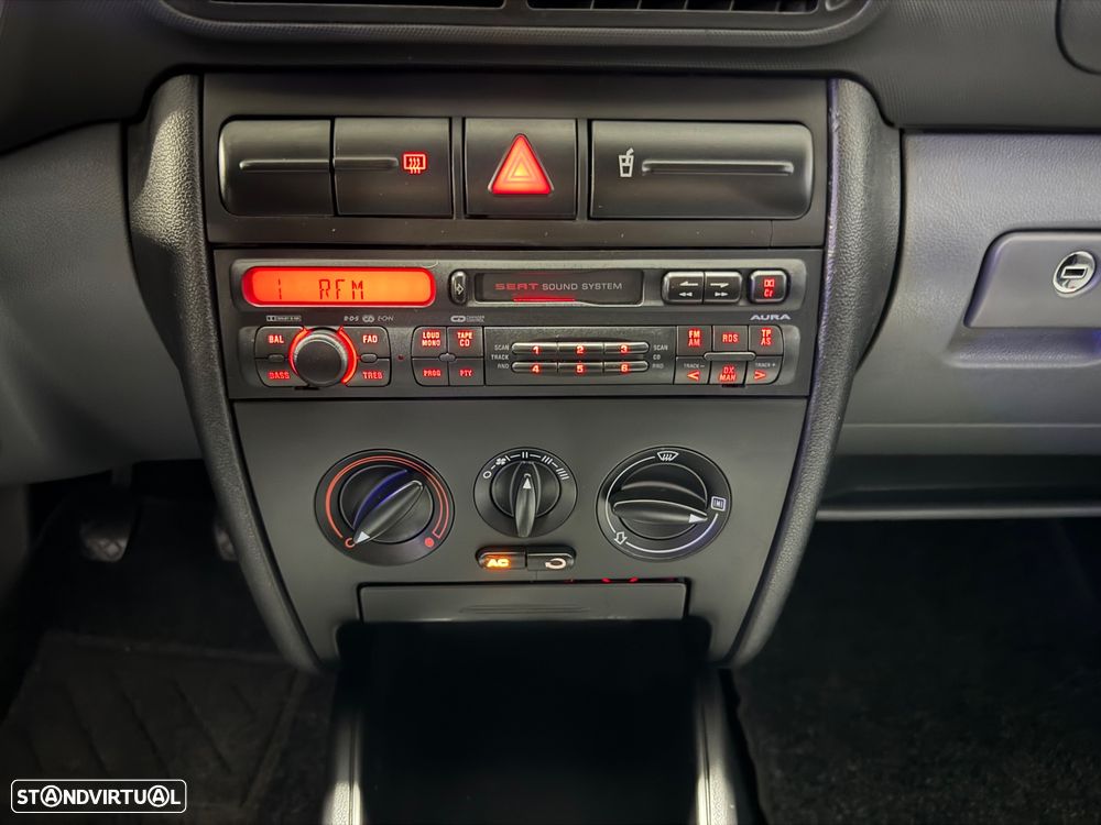SEAT Leon 1.4 16V Confort JE+AC - 9