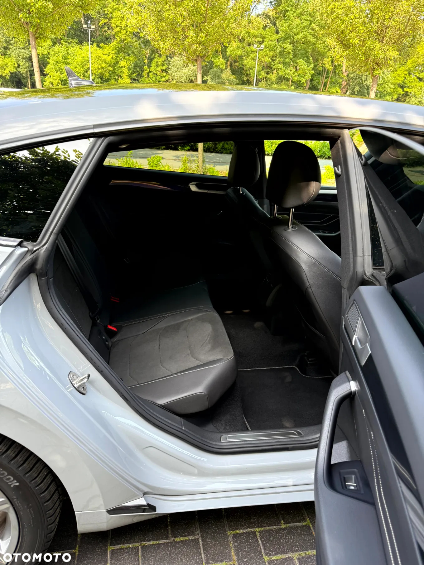 Volkswagen Arteon 2.0 TSI R-Line DSG - 33